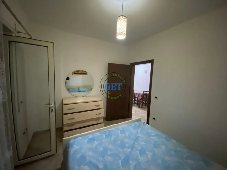 Durres, jepet me qera apartament 1+1+Ballkon Kati 3, 70 m² 300 € (Rrota e kuqe plazh ,Durres)