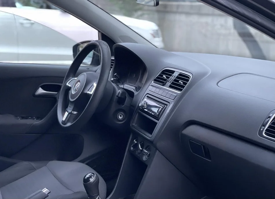 Tirane, shes makine VW POLO Nafte, gri e erret manuale Kondicioner 154.000 km 5.290 €