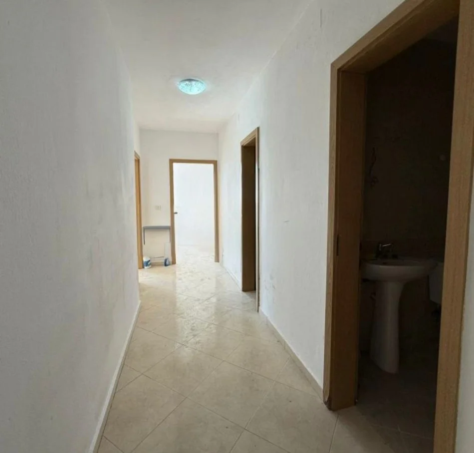 Tirane, jepet me qera apartament 2+1 Kati 0, 138 m² 1.200 € 