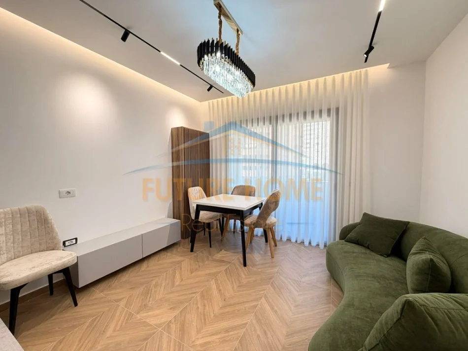 Tirane, jepet me qera apartament 1+1 Kati 1, 70 m² 650 € (UNAZA E RE , ASTIR)