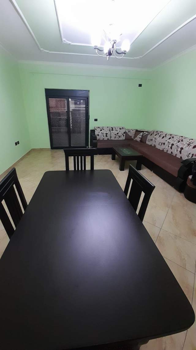 Fier, jap me qera apartament 2+1+BLK Kati 4, 104 m² 25.000 Leke (Rruga Jani Bakalli)