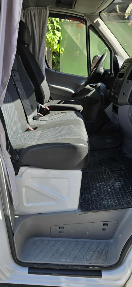 Tirane, shes Kamioncine Mercedez benz sprinter Nafte, e bardhë manuale 217.000 km 14.000 €