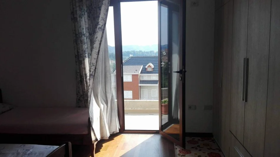 Tirane, jepet me qera nga Pronari, pa-komision apartament 1+1 Kati 2, 75 m² 320 € (Rruga "Fuat Toptani" (Siper Vilave Gjermane ))