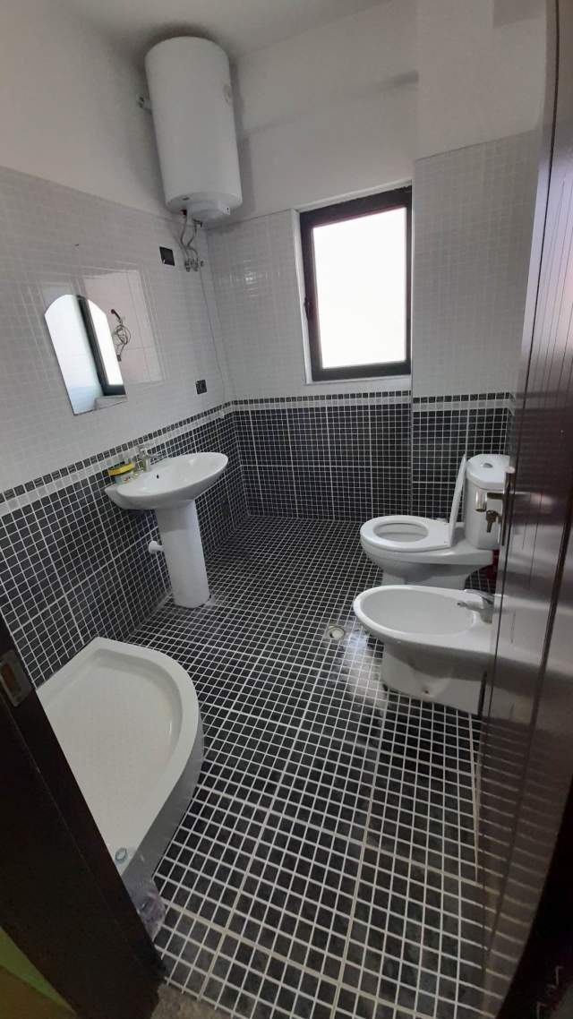 Fier, jap me qera apartament 2+1+BLK Kati 4, 104 m² 25.000 Leke (Rruga Jani Bakalli)
