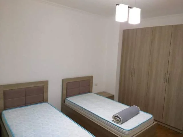 Tirane, jepet me qera apartament 3+1+BLK Kati 4, 145 m² 650 Euro (Rruga Eduart Mano)
