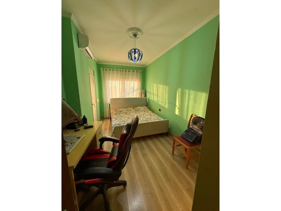 Tirane, shitet apartament 3+1 Kati 6, 122 m² 180.000 € (UNAZA E RE , ASTIR)