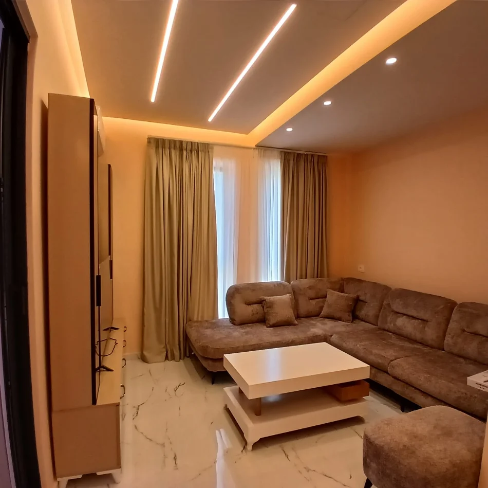 Tirane, jepet me qera apartament 1+1+Ballkon Kati 4, 68 m² 400 € (ne rrugen e Dibres Tirane)