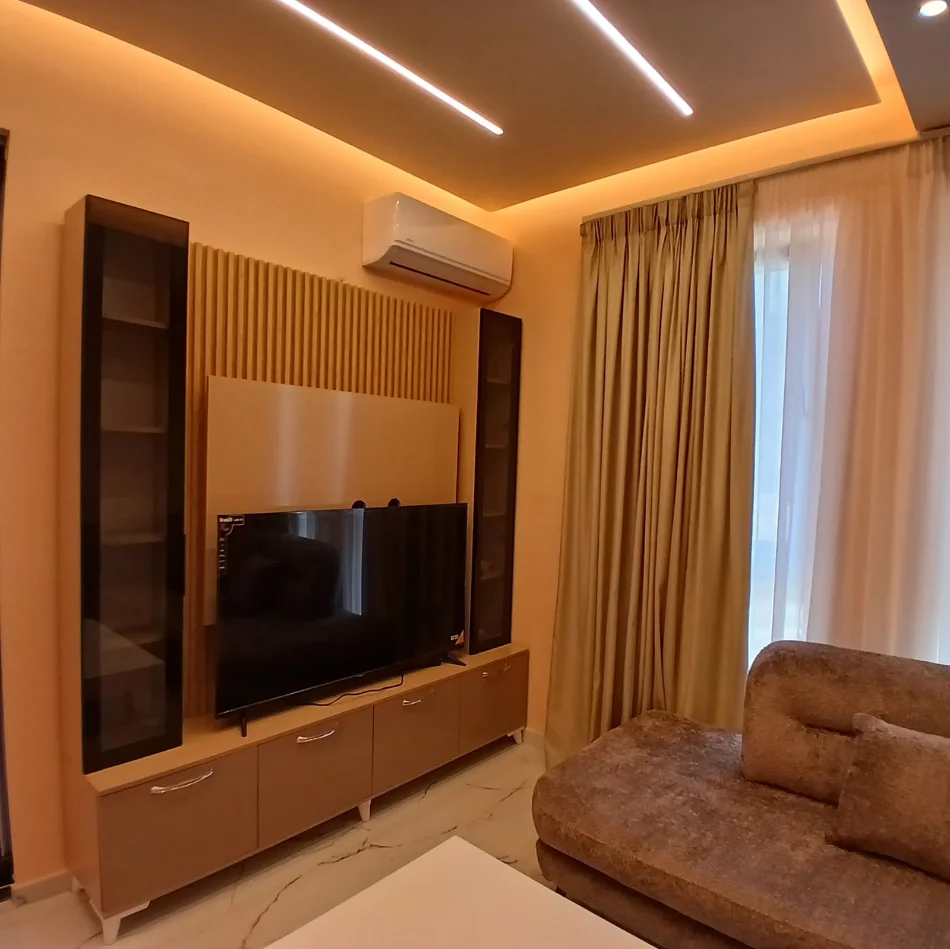 Tirane, jepet me qera apartament 1+1+Ballkon Kati 4, 68 m² 400 € (ne rrugen e Dibres Tirane)