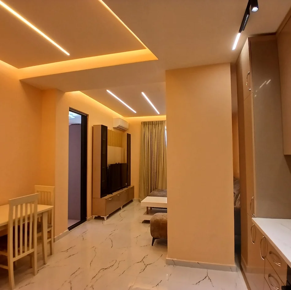 Tirane, jepet me qera apartament 1+1+Ballkon Kati 4, 68 m² 400 € (ne rrugen e Dibres Tirane)