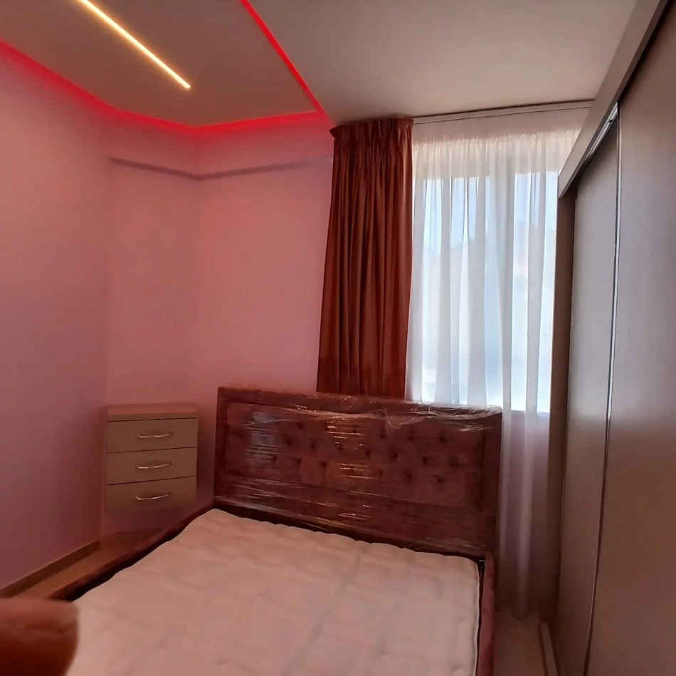 Tirane, jepet me qera apartament 1+1+Ballkon Kati 4, 68 m² 400 € (ne rrugen e Dibres Tirane)