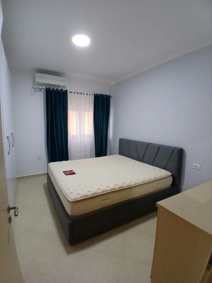 Tirane, jepet me qera apartament 2+1 Kati 4, 1.000 € 