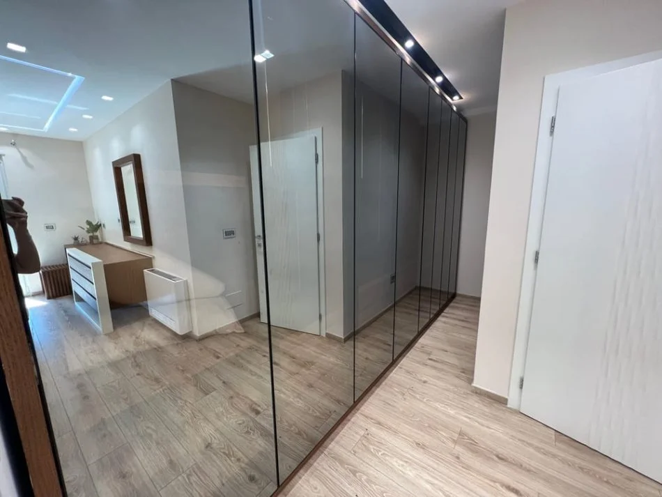 Tirane, shitet apartament 2+1+Ballkon Kati 6, 116 m² 210.000 € 