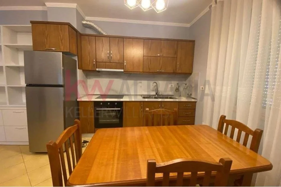 Tirane, shitet apartament 1+1+Ballkon Kati 5, 74 m² 135.000 € (Don Bosko)