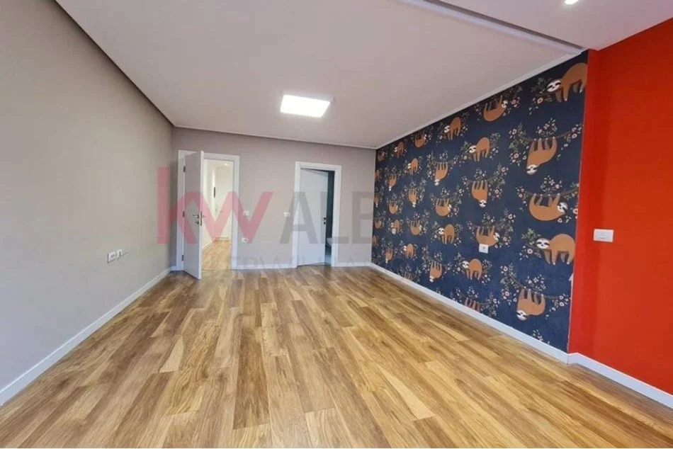 Tirane, jepet me qera zyre Kati 2, 162 m² 1.500 € (Rruga Dervish Hima)