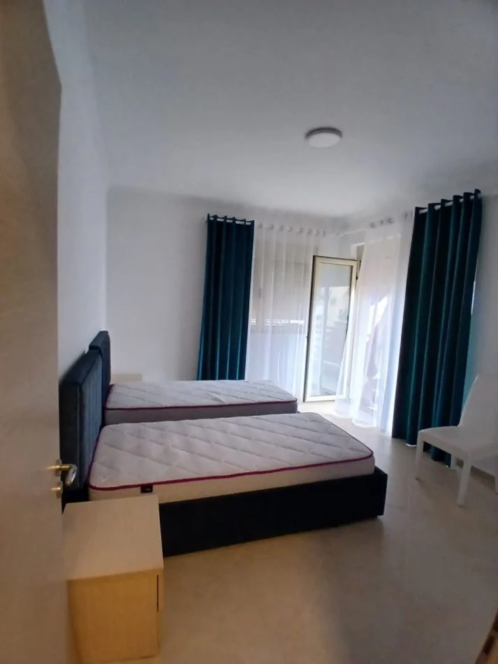 Tirane, jepet me qera apartament 2+1 Kati 4, 1.000 € 
