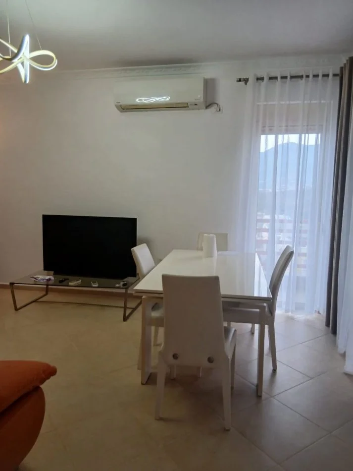 Tirane, jepet me qera apartament 2+1 Kati 4, 1.000 € 