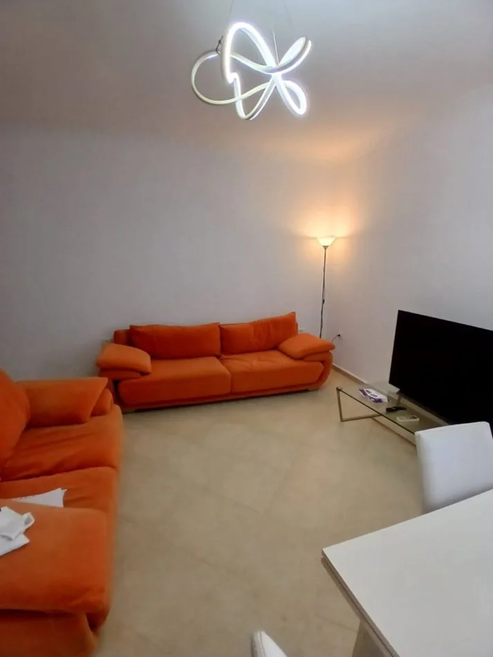 Tirane, jepet me qera apartament 2+1 Kati 4, 1.000 € 
