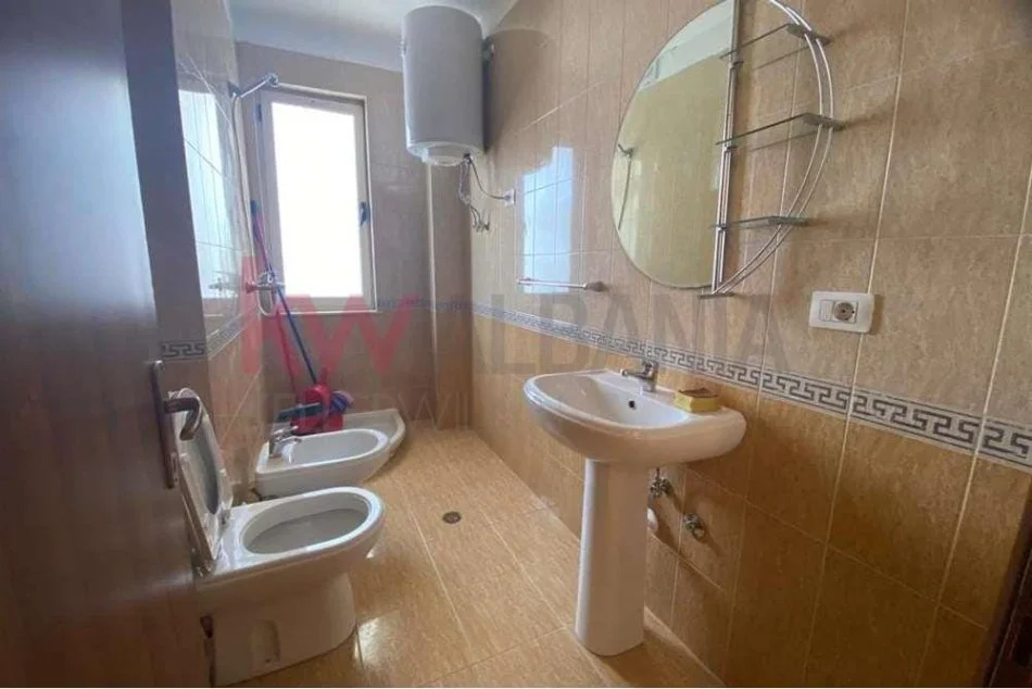 Tirane, shitet apartament 1+1+Ballkon Kati 5, 74 m² 135.000 € (Don Bosko)