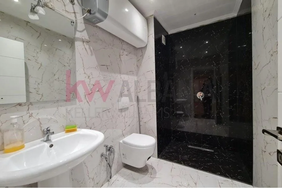 Tirane, jepet me qera zyre Kati 2, 162 m² 1.500 € (Rruga Dervish Hima)