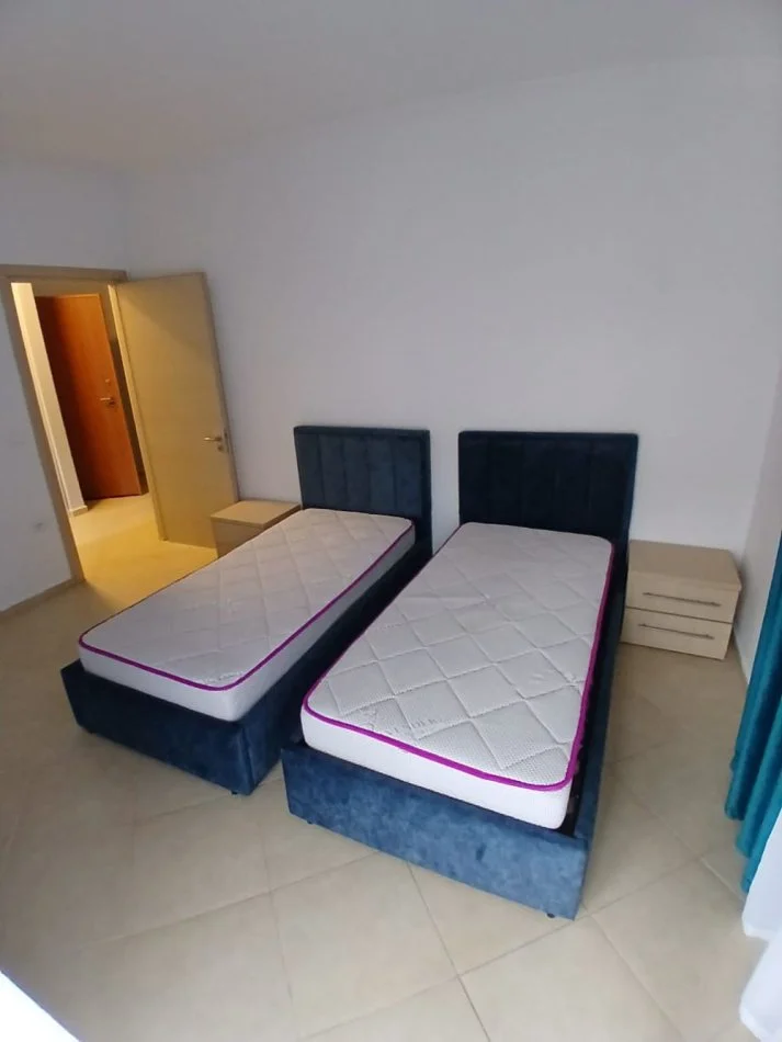 Tirane, jepet me qera apartament 2+1 Kati 4, 1.000 € 