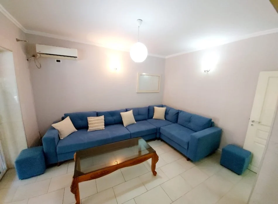 Tirane, jepet me qera apartament 1+1+Aneks+Ballkon Kati 2, 80 m² 460 € (Ferit Xhajko)