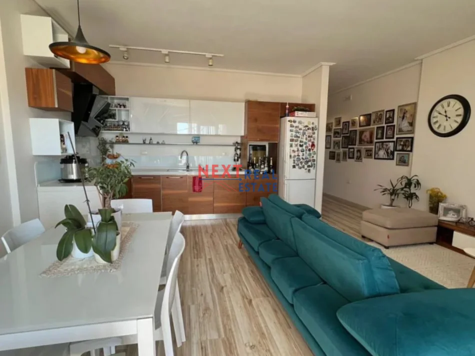 Vlore, shitet apartament 3+1+Aneks+Ballkon Kati 4, 148 m² 318.000 € (VLORA MARINA)