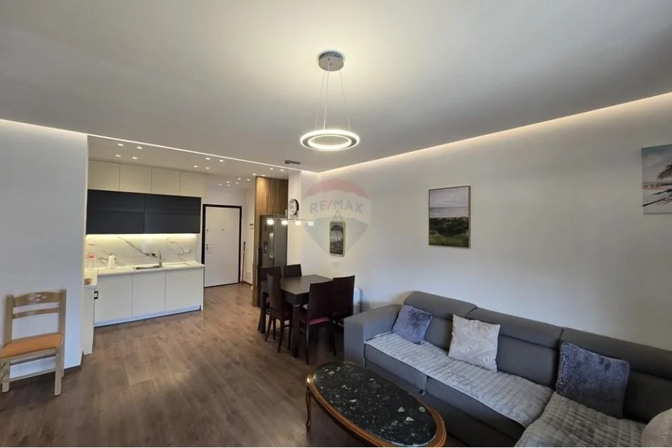 jepet me qera apartament 2+1+Aneks+Ballkon Kati 5, 98 m² 700 € (Don Bosko)