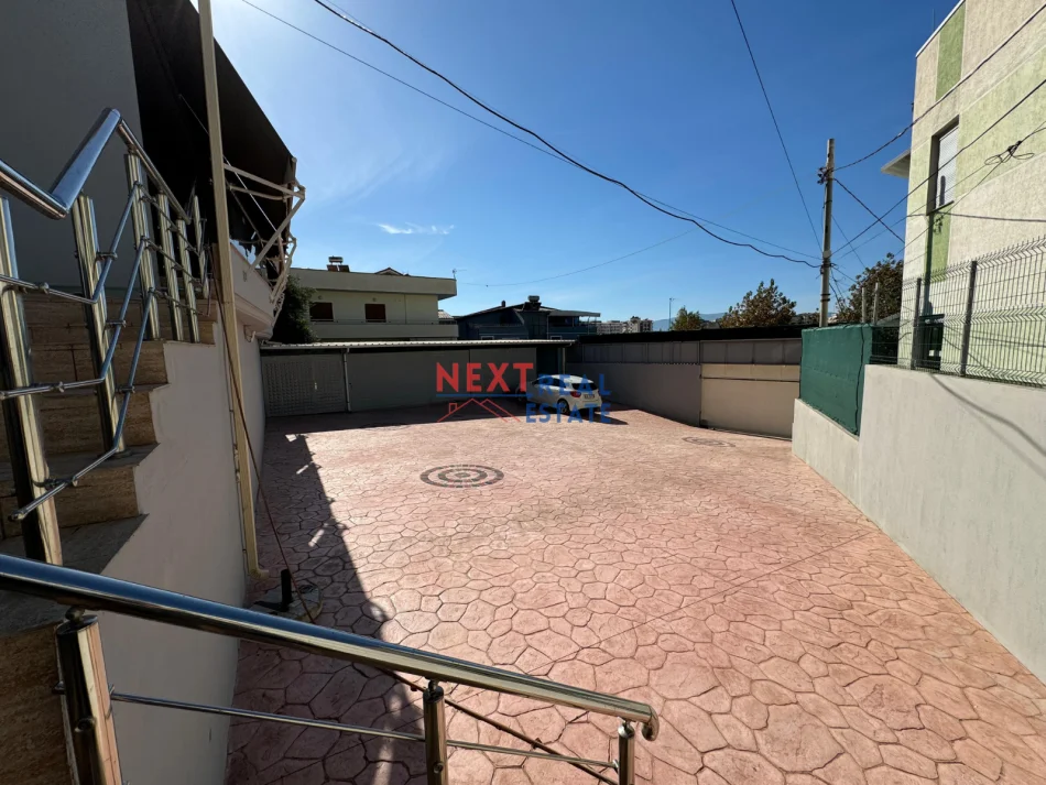 Vlore, shitet shtepi 1 Katshe , 300 m² 285.000 € (CENTRALE)