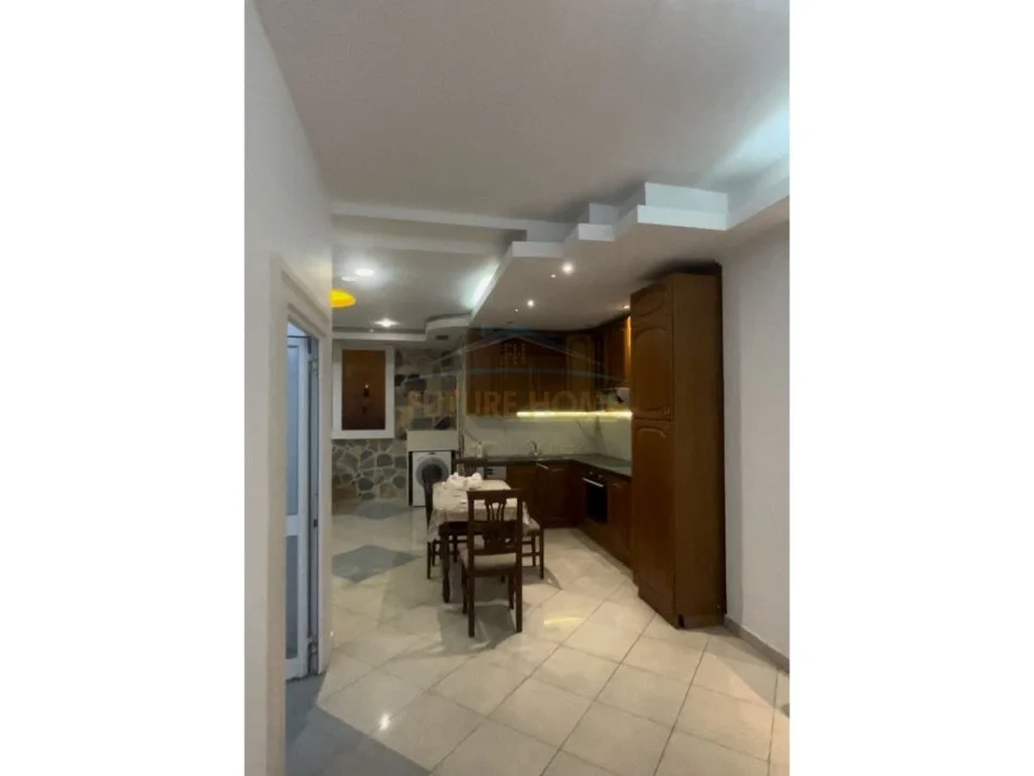 Durres Plazh, jepet me qera apartament 2+1 Kati 1, 80 m² 400 € (Plazh Iliria , Durres)