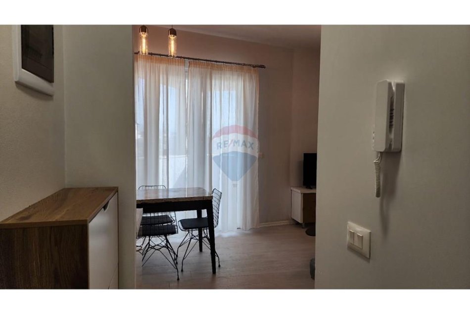 Tirane, jepet me qera apartament 1+1 Kati 8, 69 m² 580 € (astir)