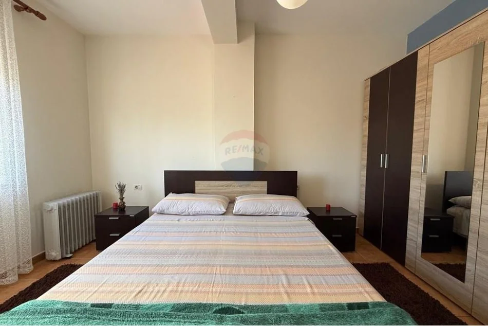 Tirane, jepet me qera apartament 1+1+Aneks+Ballkon Kati 2, 74 m² 750 € (Rruga e Elbasanit)