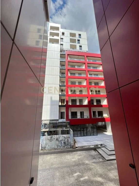 Tirane, jepet me qera apartament 2+1 Kati 1, 118 m² 600 Euro (Rruga e Dibres, kompleksi Arlis, Farmacia 10)