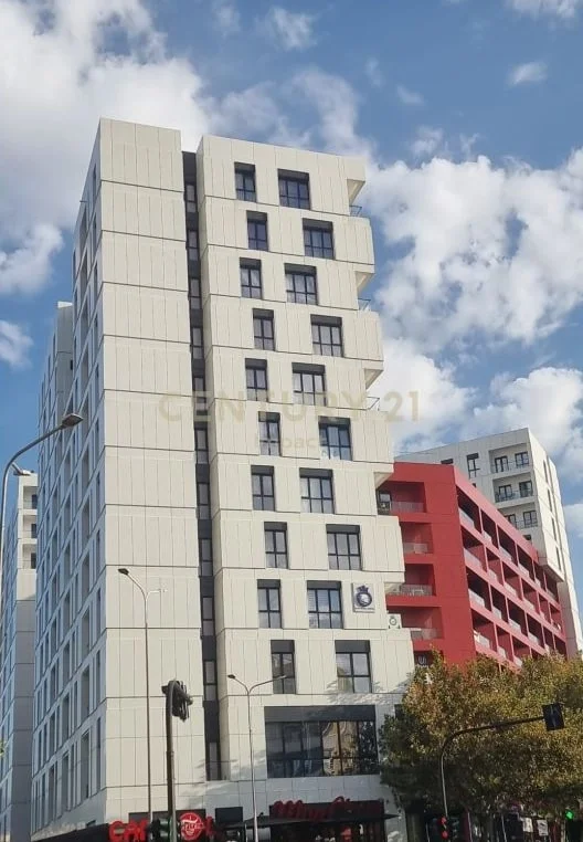 Tirane, jepet me qera apartament 2+1 Kati 1, 118 m² 600 Euro (Rruga e Dibres, kompleksi Arlis, Farmacia 10)