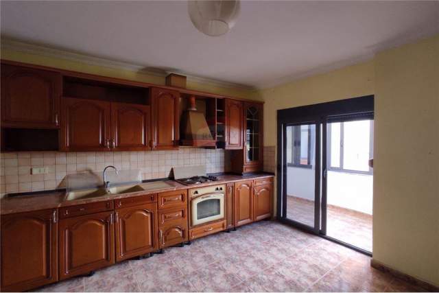 Tirane, jap me qera apartament Kati 5, 45000 Leke (Rruga e Dibres)