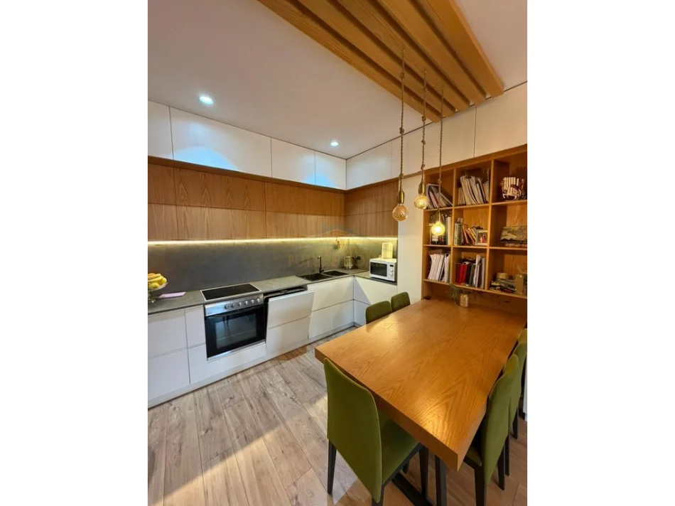 Tirane, shitet apartament 2+1+Ballkon Kati 4, 112 m² 218.000 € (Rruga Gramoz Pashko)