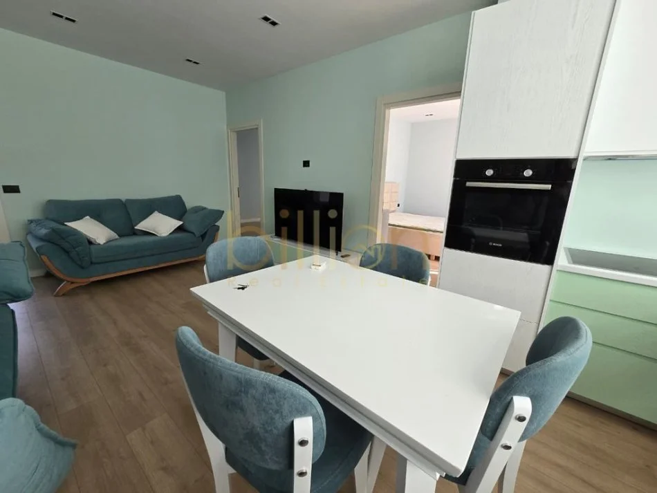 Tirane, jepet me qera apartament 2+1 , 90 m² 600 € (Ruga e Elbasanit)