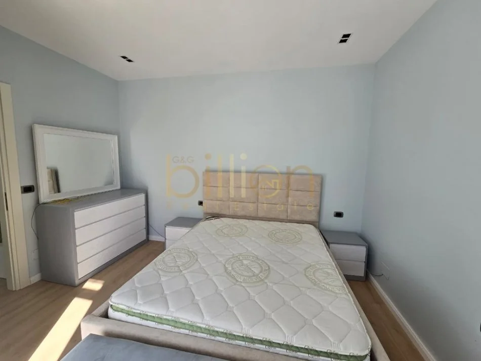 Tirane, jepet me qera apartament 2+1 , 90 m² 600 € (Ruga e Elbasanit)