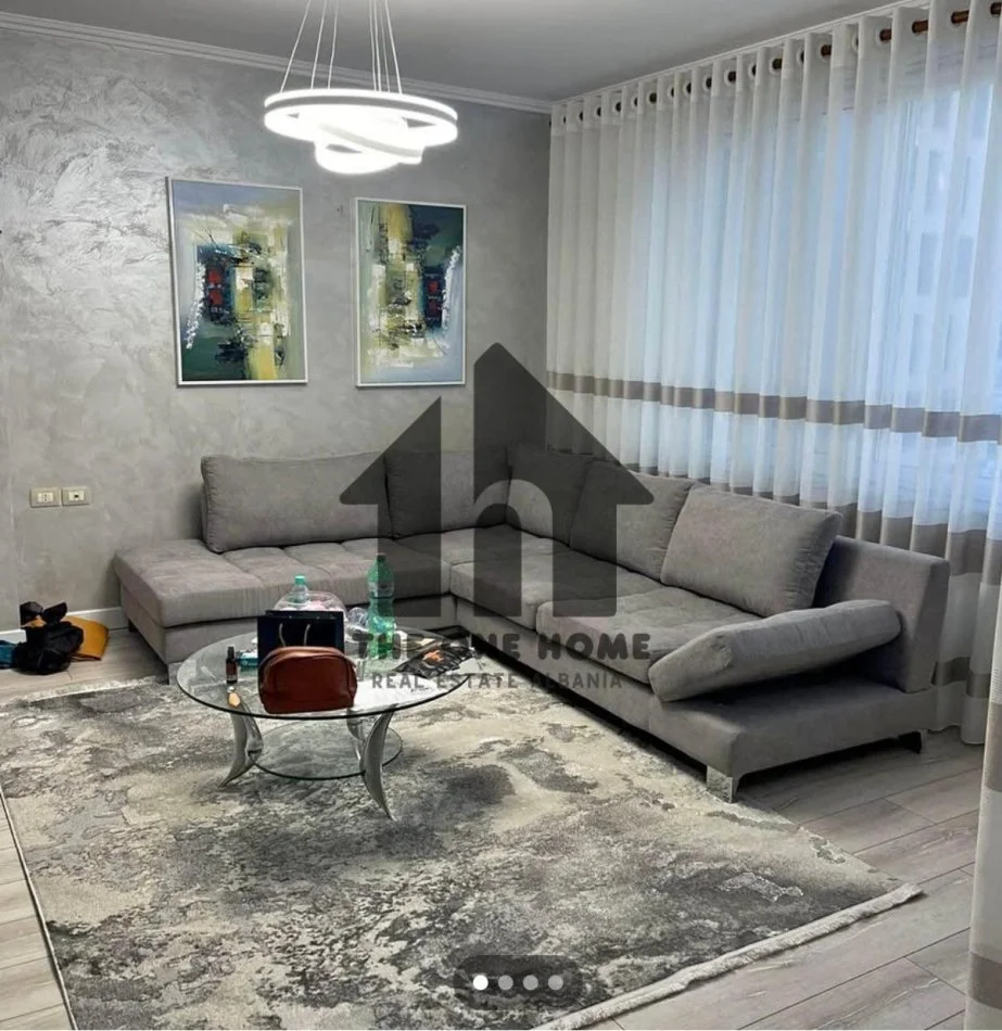 Tirane, jepet me qera apartament 1+1+Ballkon Kati 9, 77 m² 700 € (Rr Kosovarve)