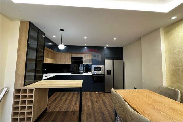 Tirane, jepet me qera apartament 1+1 Kati 5, 68 m² 550 Euro (Rruga e Durresit)