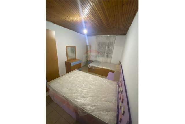 Tirane, jepet me qera apartament duplex 1+1 Kati 3, 55 m² 450 Euro (Rruga e Durresit Hotel Coloseo)
