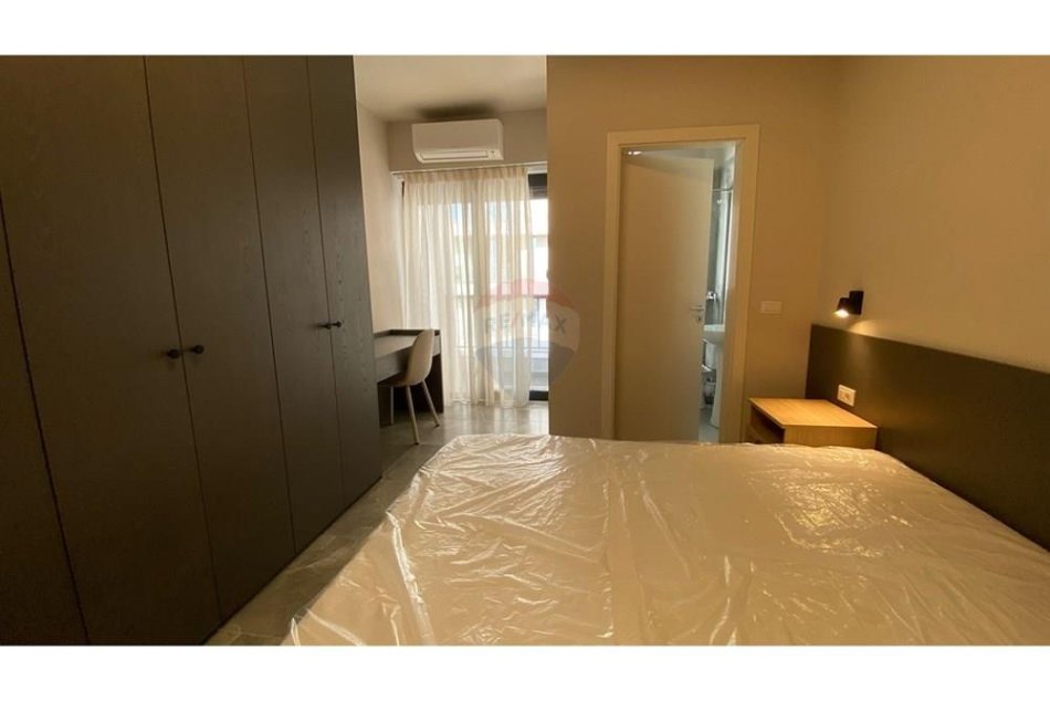 Tirane, jepet me qera 2+1+Ballkon Kati 6, 100 m² 950 € (Rruga e Durresit)
