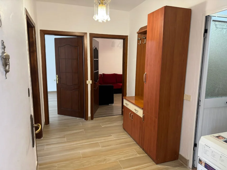 Tirane, jepet me qera apartament 2+1+Aneks Kati 2, 95 m² 400 € (ne rrugen Imer Ndregjoni tek Oxhaku Tirane)