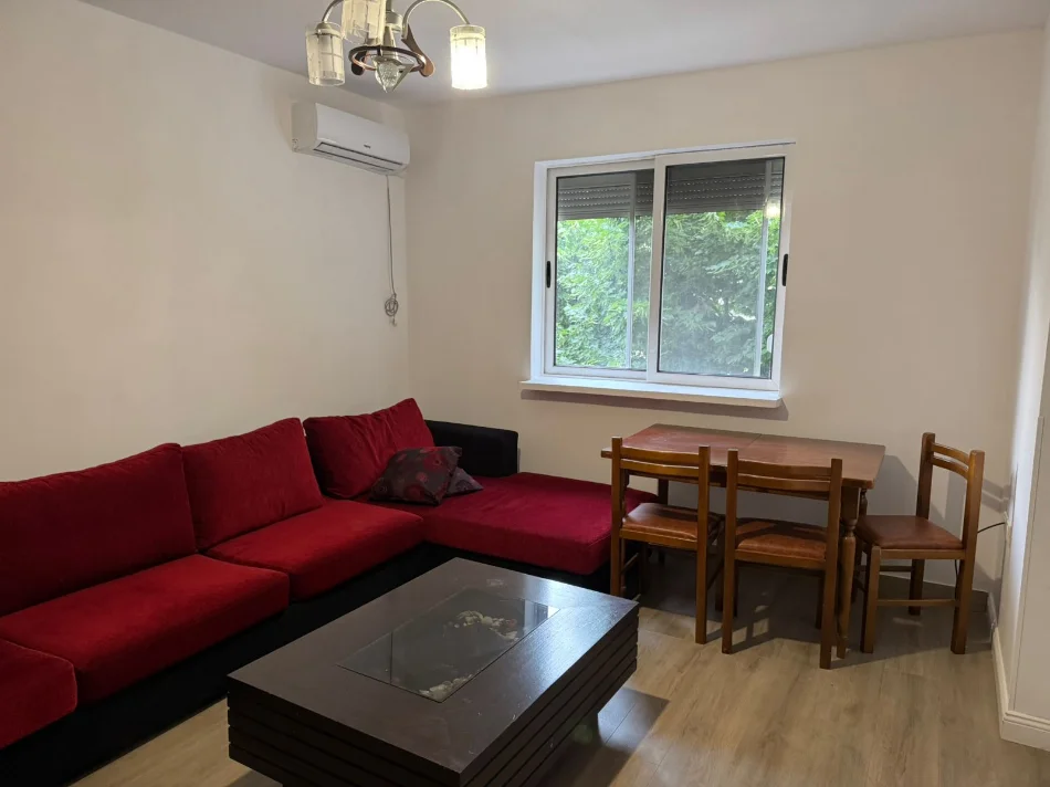Tirane, jepet me qera apartament 2+1+Aneks Kati 2, 87 m² 400 € (rruga Imer Ndregjoni tek Oxhaku Tirane.)