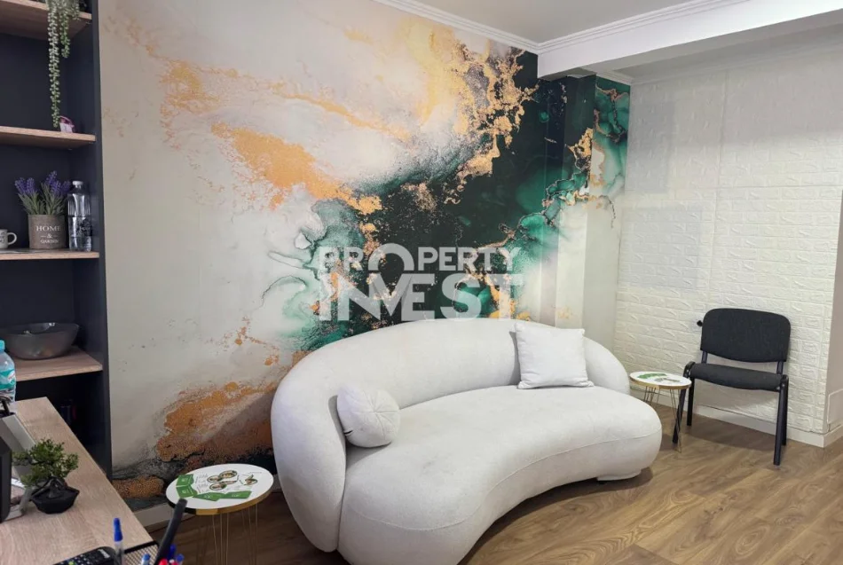 Tirane, jepet me qera zyre Kati 1, 78 m² 800 € (Rruga e kavajes)