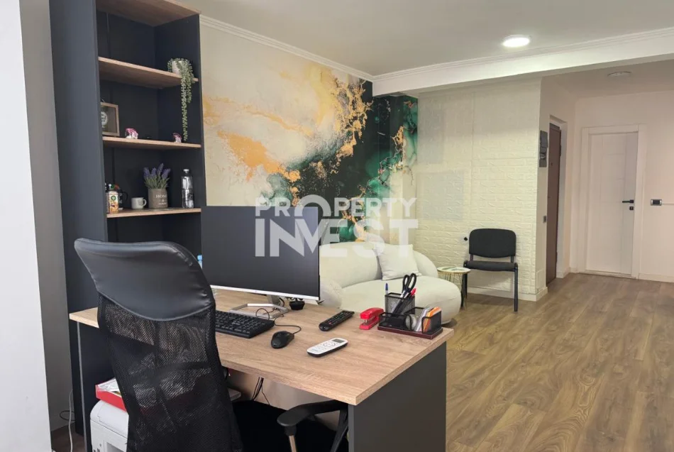 Tirane, jepet me qera zyre Kati 1, 78 m² 800 € (Rruga e kavajes)