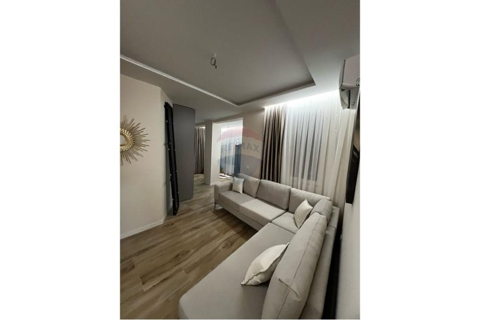 Tirane, jepet me qera apartament 1+1 Kati 5, 70 m² 650 € (Rruga e Barrikadave)