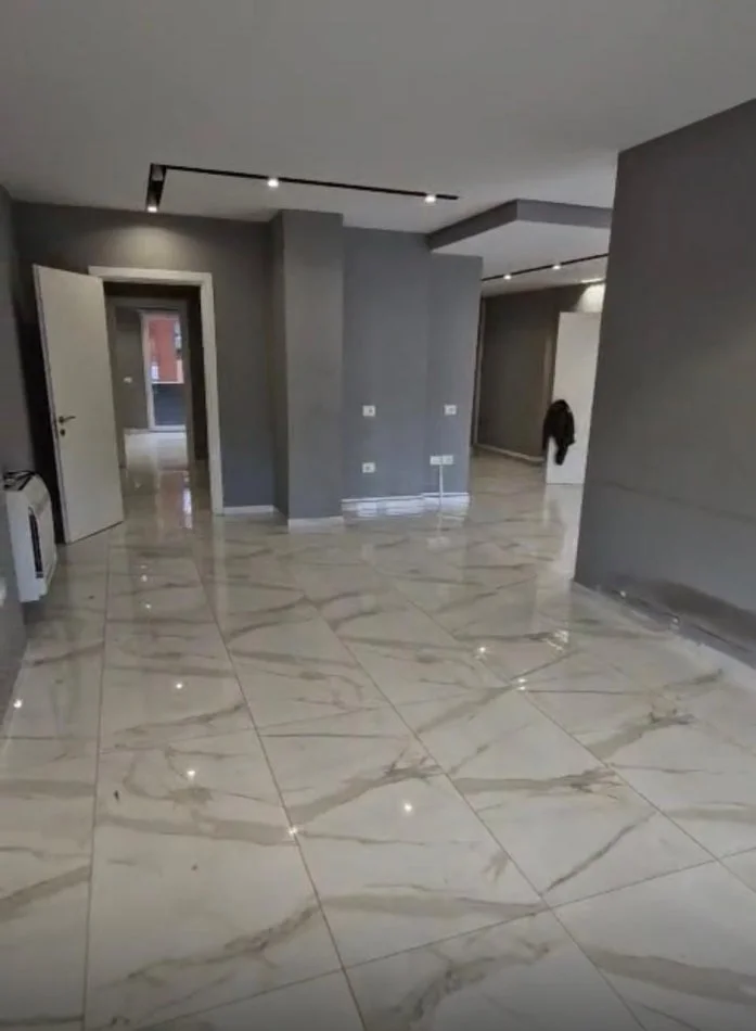 Tirane, jepet me qera ambjent biznesi Kati 2, 162 m² 1.800 € 