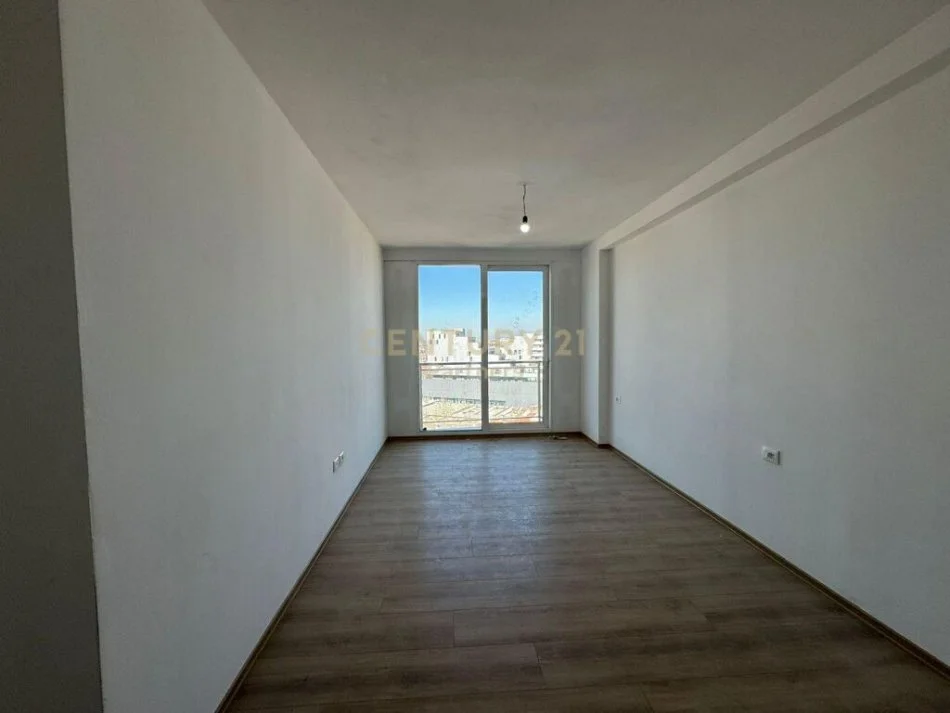 SHESIM APRTAMENT 2+1 TEK RRUGA DIBRES