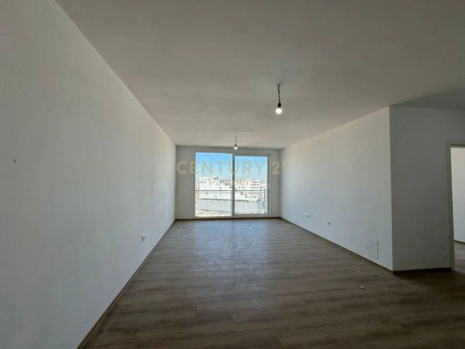 SHESIM APRTAMENT 2+1 TEK RRUGA DIBRES