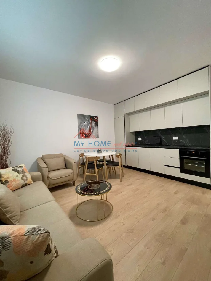 Tirane, jepet me qera apartament 2+1+Ballkon Kati 5, 90 m² 950 € (Rruga e Kavajes)